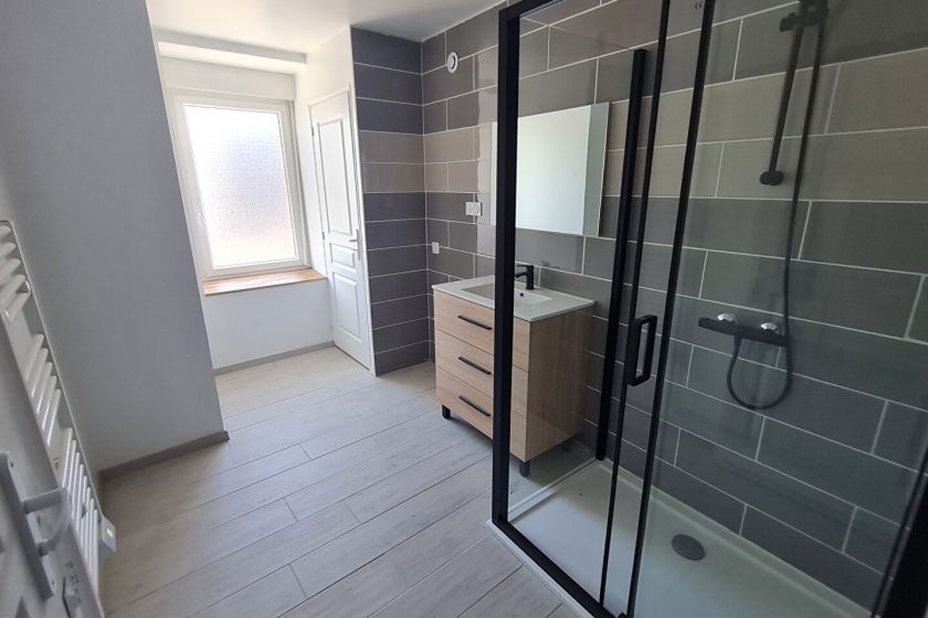Appartement de plein pied à louer, centre ville de MOHON - Photo 6