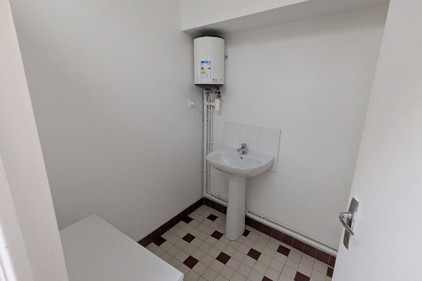 Commercial premises in Ploërmel, 44 m2 - Photo 6