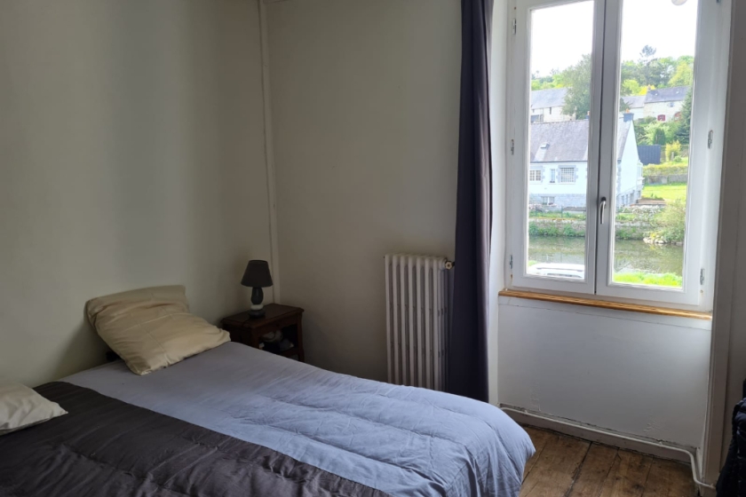 Centre ville de Josselin, maison en pierres au bord du canal - Photo 5