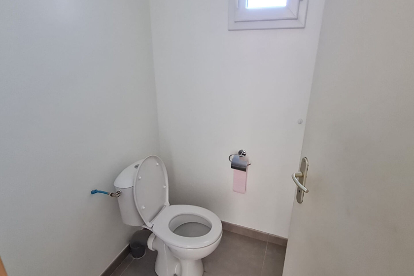 A louer, dans le bourg de MOHON, maison 4 chambres - Photo 13