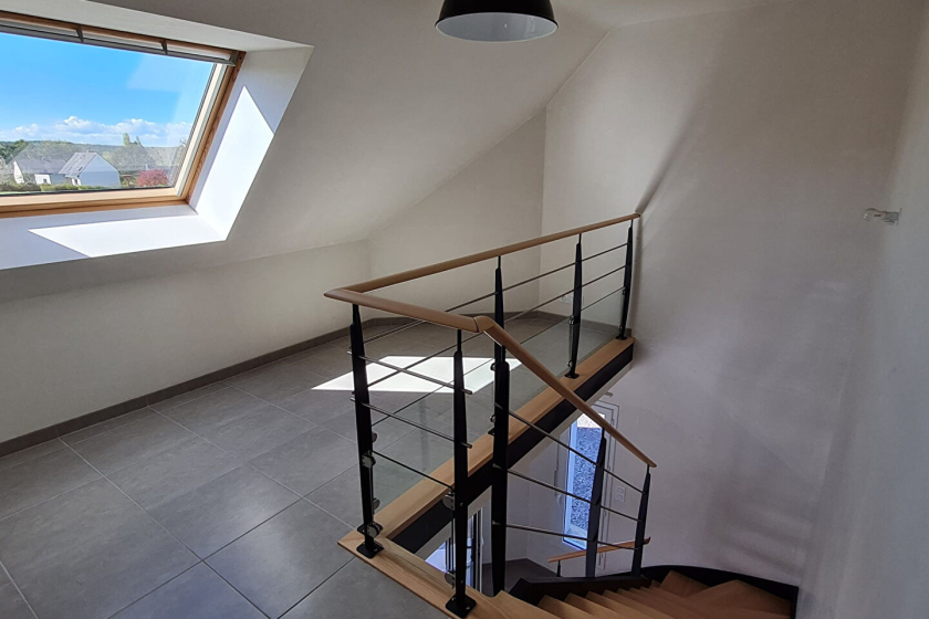 A louer, dans le bourg de MOHON, maison 4 chambres - Photo 9