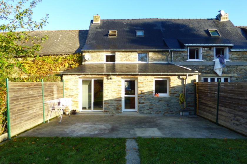 BELLE MAISON DE CAMPAGNE SUR MONTERTELOT - Photo 1