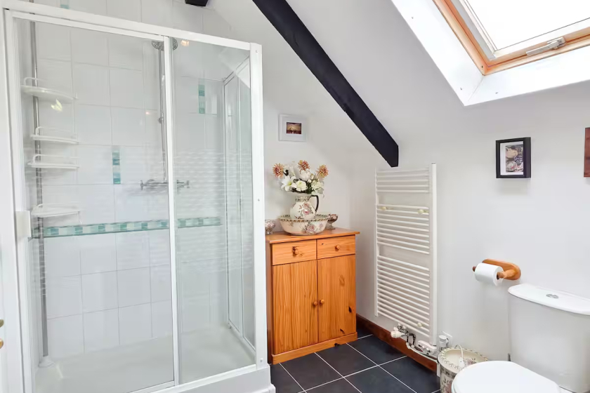 Brittany Cotes d'armor - jolie maison de 4 chambres + 1 appartement d'1 chambre - Photo 14