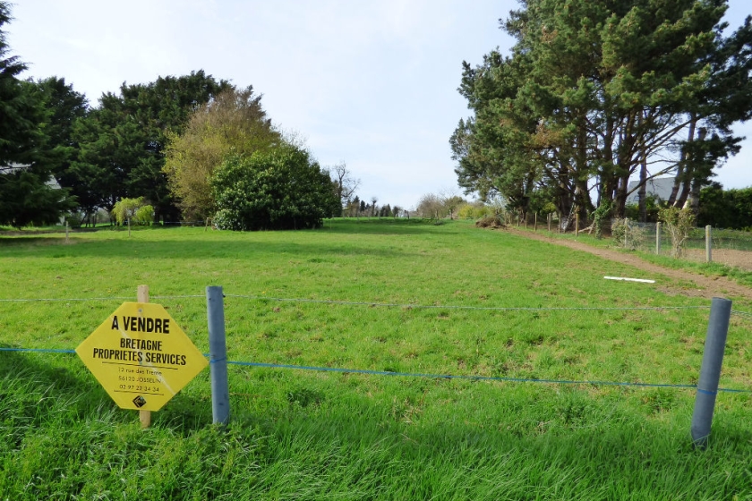 Terrain construcible de 910 m²  aux portes de JOSSELIN - Photo 2